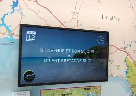 Optimiser la gestion d'accueil et d'attente en tourisme avec affichage dynamique